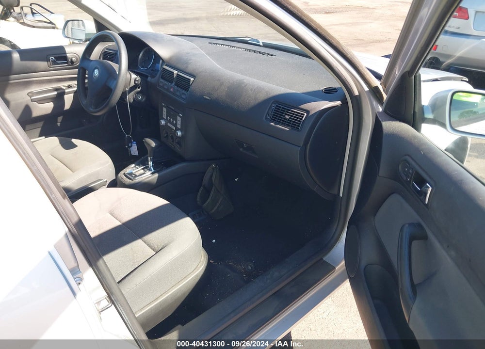 2008 VOLKSWAGEN CITY GOLF VIN: 9BWEL61J384028103