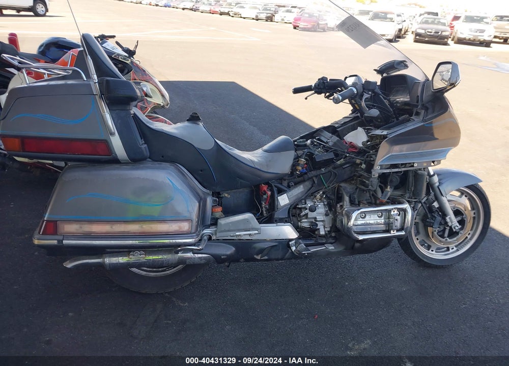 1988 HONDA GL1500 VIN: 1HFSC2207JA002001
