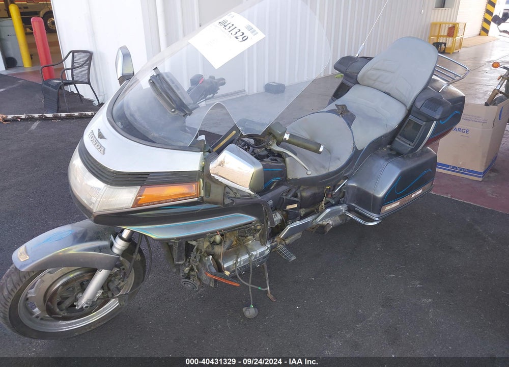 1988 HONDA GL1500 VIN: 1HFSC2207JA002001