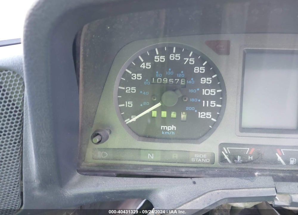 1988 HONDA GL1500 VIN: 1HFSC2207JA002001