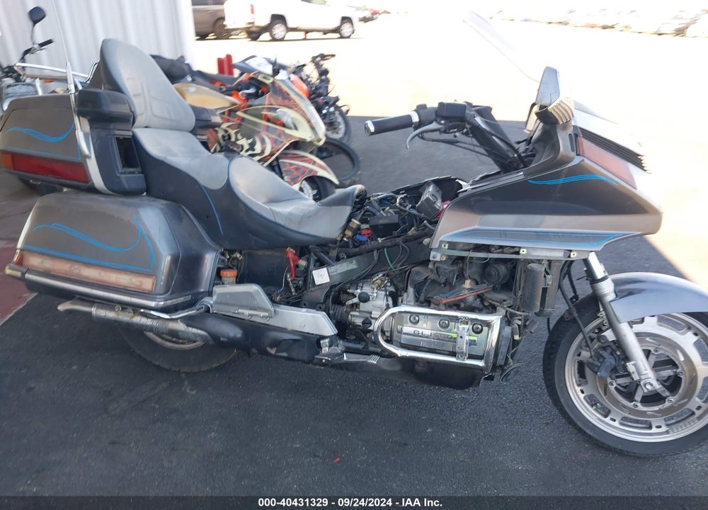 1988 HONDA GL1500 VIN: 1HFSC2207JA002001