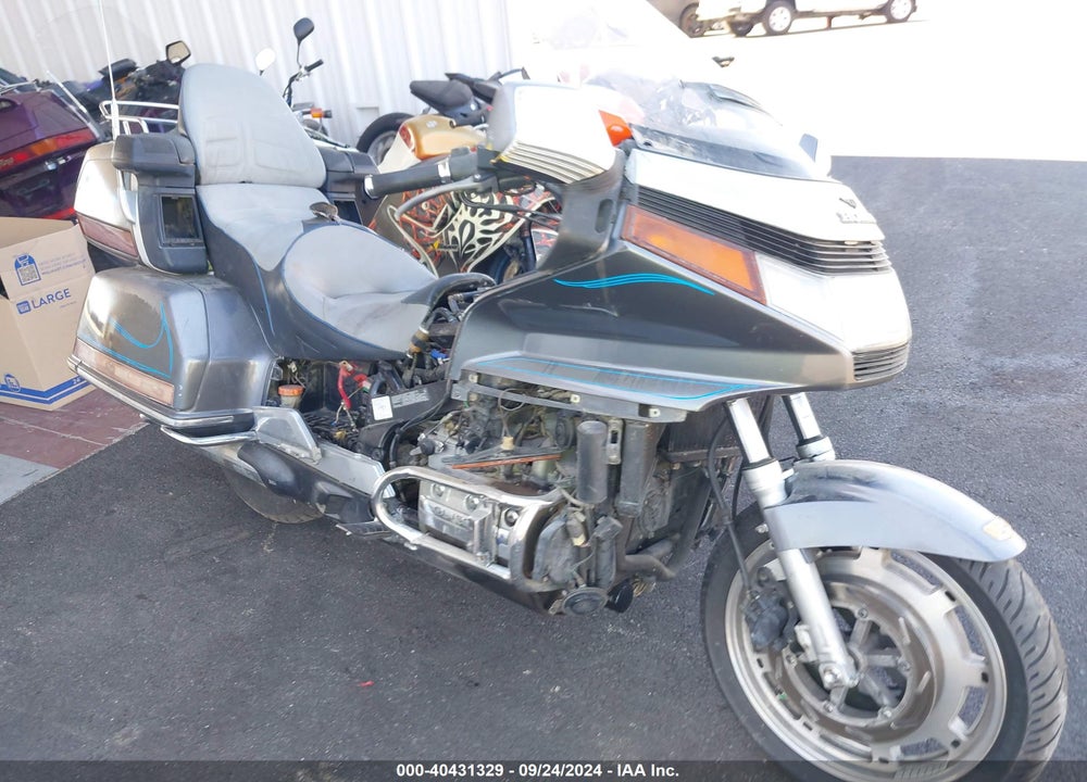 1988 HONDA GL1500 VIN: 1HFSC2207JA002001