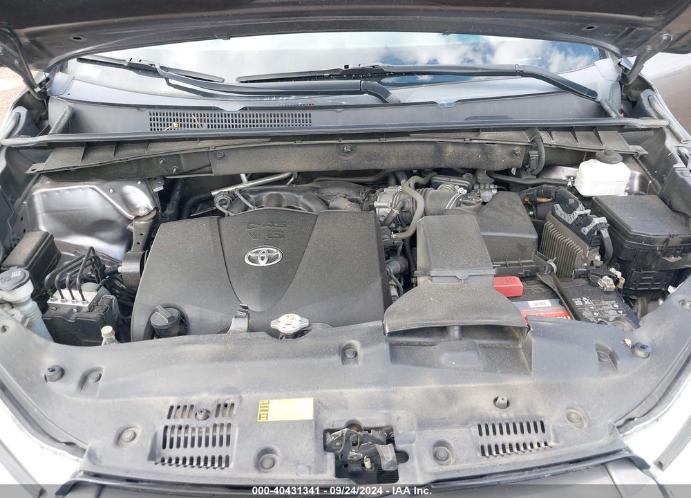 2019 TOYOTA HIGHLANDER XLE VIN: 5TDKZRFH6KS559553