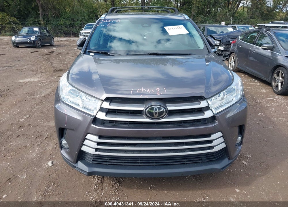 2019 TOYOTA HIGHLANDER XLE VIN: 5TDKZRFH6KS559553