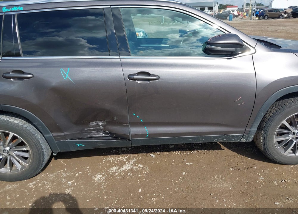 2019 TOYOTA HIGHLANDER XLE VIN: 5TDKZRFH6KS559553