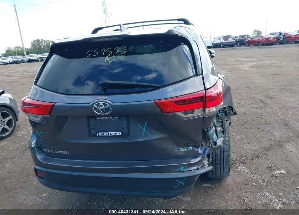 2019 TOYOTA HIGHLANDER XLE VIN: 5TDKZRFH6KS559553