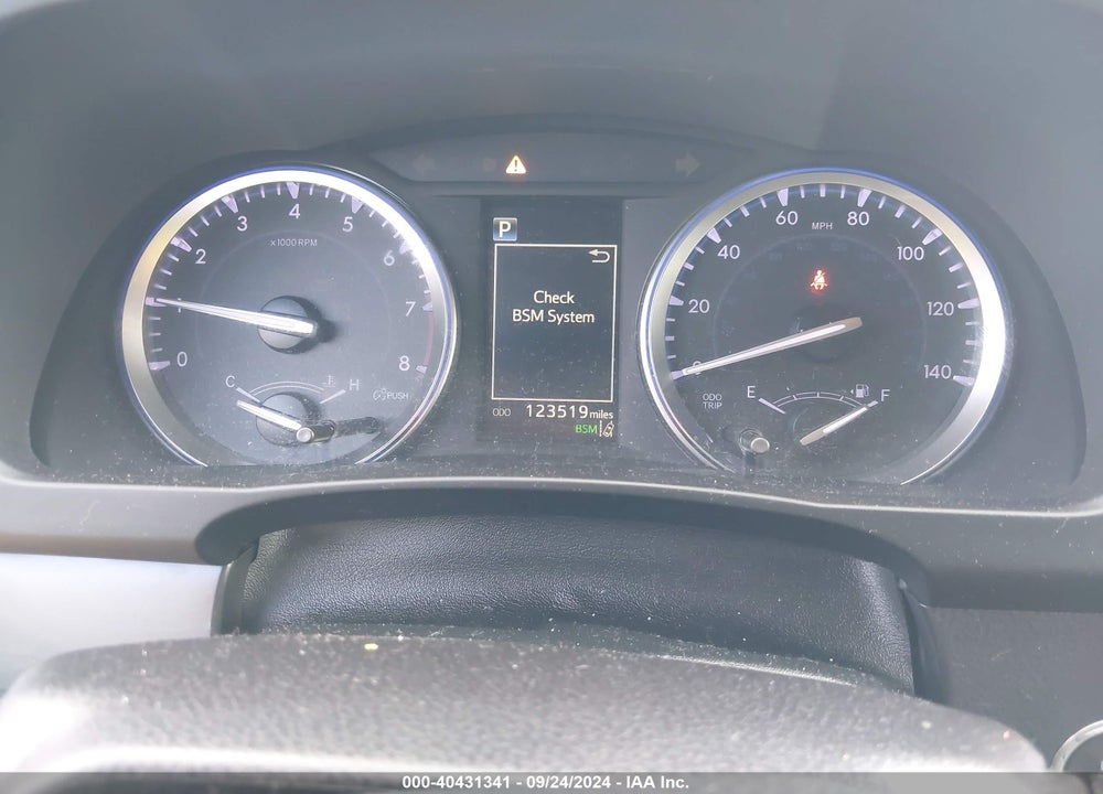 2019 TOYOTA HIGHLANDER XLE VIN: 5TDKZRFH6KS559553