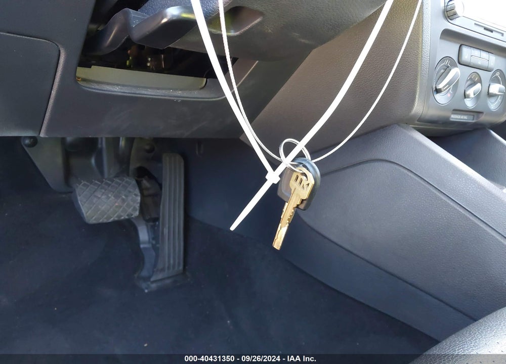 2013 VOLKSWAGEN JETTA 2.5L SE VIN: 3VWDX7AJXDM365041