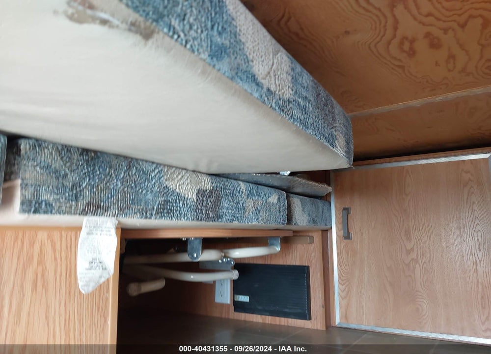 2004 JAYCO TRAVEL VIN: 1UJAJ01D1415U0170