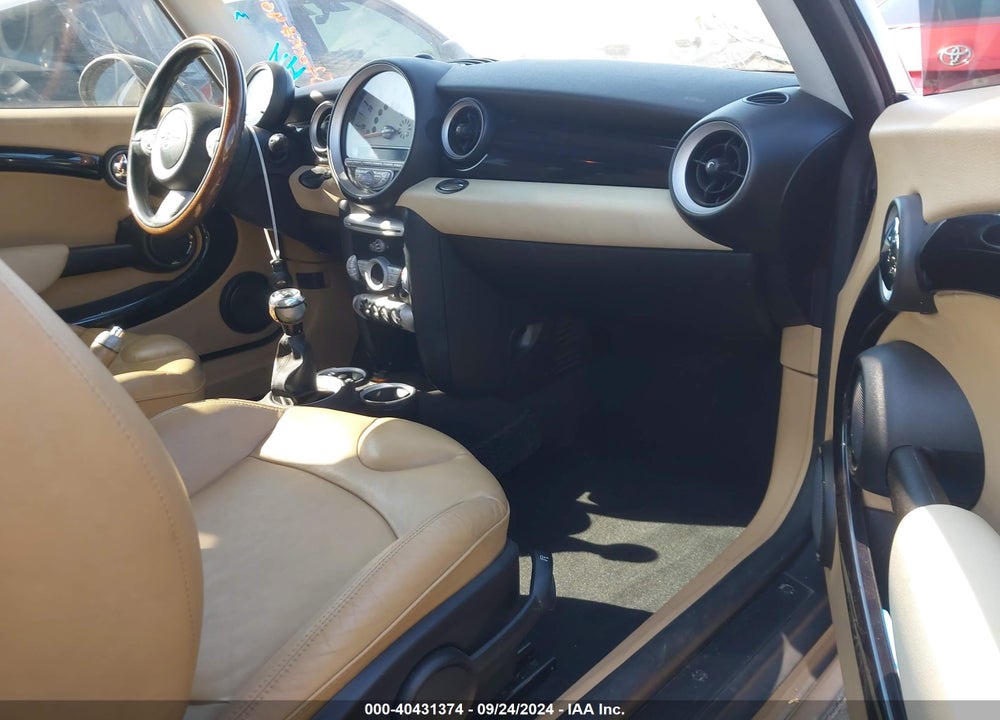 2008 MINI COOPER S CLUBMAN VIN: WMWMM33588TP70419