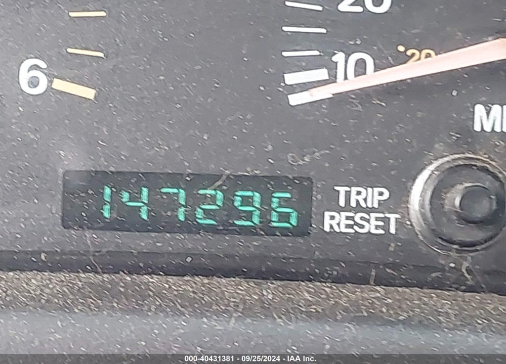 2000 JEEP CHEROKEE SPORT VIN: 1J4FF48S4YL266101