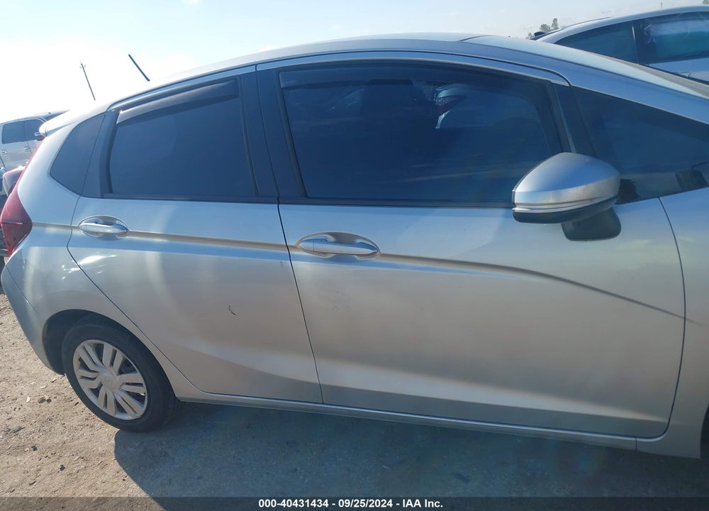 2015 HONDA FIT LX VIN: 3HGGK5H5XFM757789