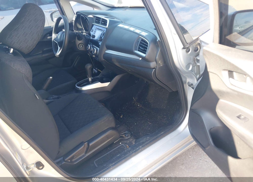 2015 HONDA FIT LX VIN: 3HGGK5H5XFM757789
