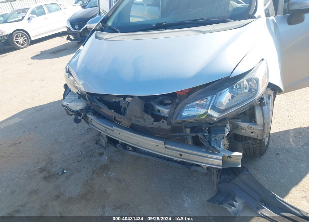 2015 HONDA FIT LX VIN: 3HGGK5H5XFM757789