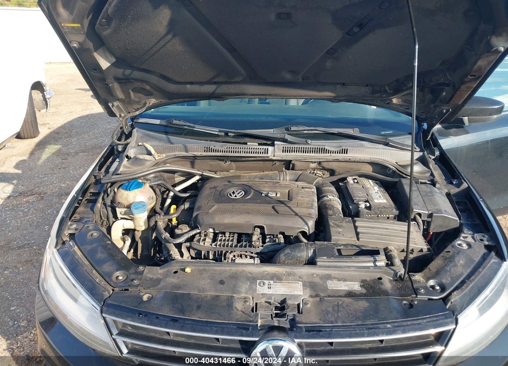 2015 VOLKSWAGEN JETTA 1.8T SE VIN: 3VWD17AJXFM242618