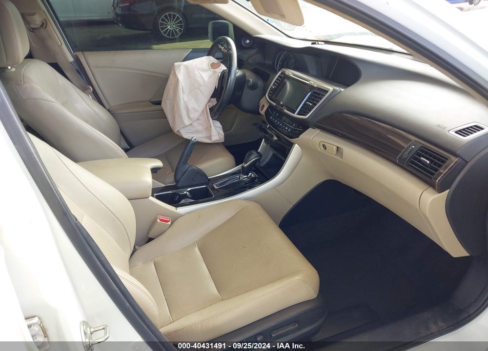 2016 HONDA ACCORD EX-L VIN: 1HGCR2F82GA077132