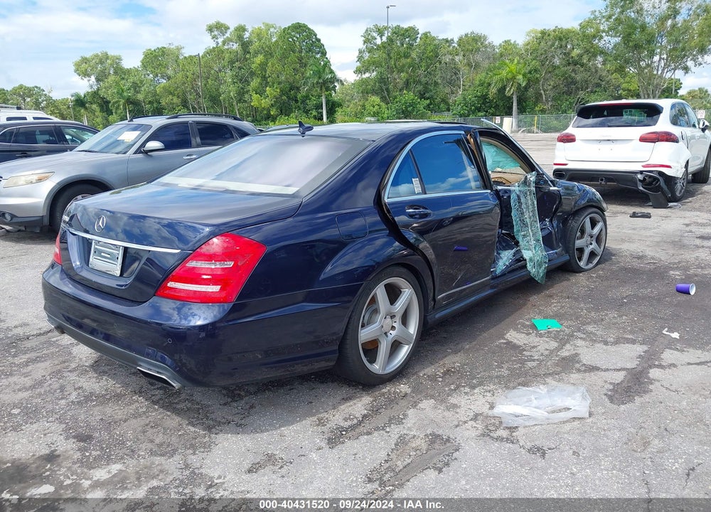 2012 MERCEDES-BENZ S 550 VIN: WDDNG7DBXCA454038