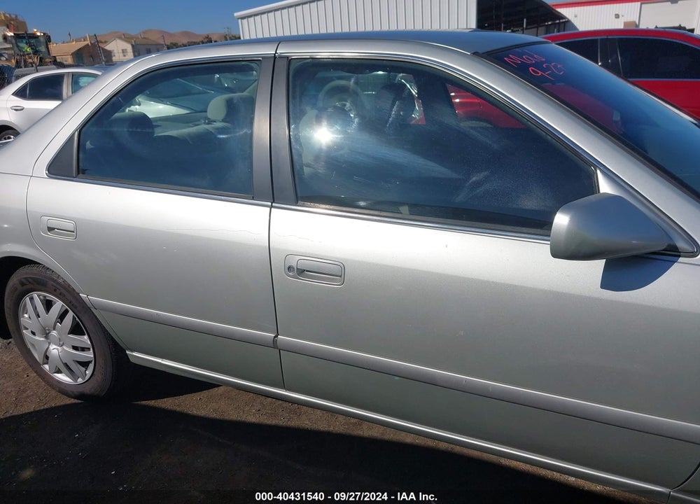 2001 TOYOTA CAMRY LE VIN: JT2BG22KX10567311