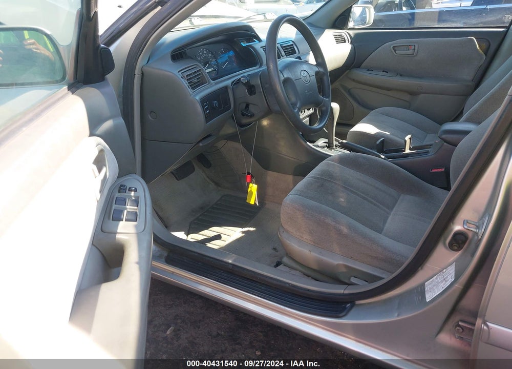 2001 TOYOTA CAMRY LE VIN: JT2BG22KX10567311