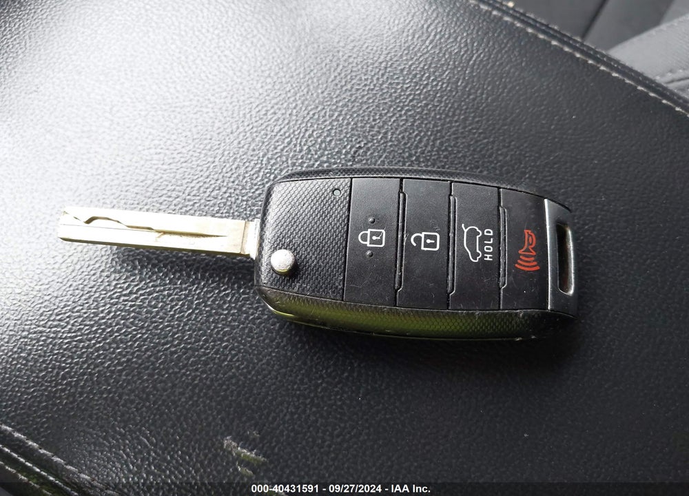 2018 KIA SORENTO 3.3L LX VIN: 5XYPGDA57JG368019