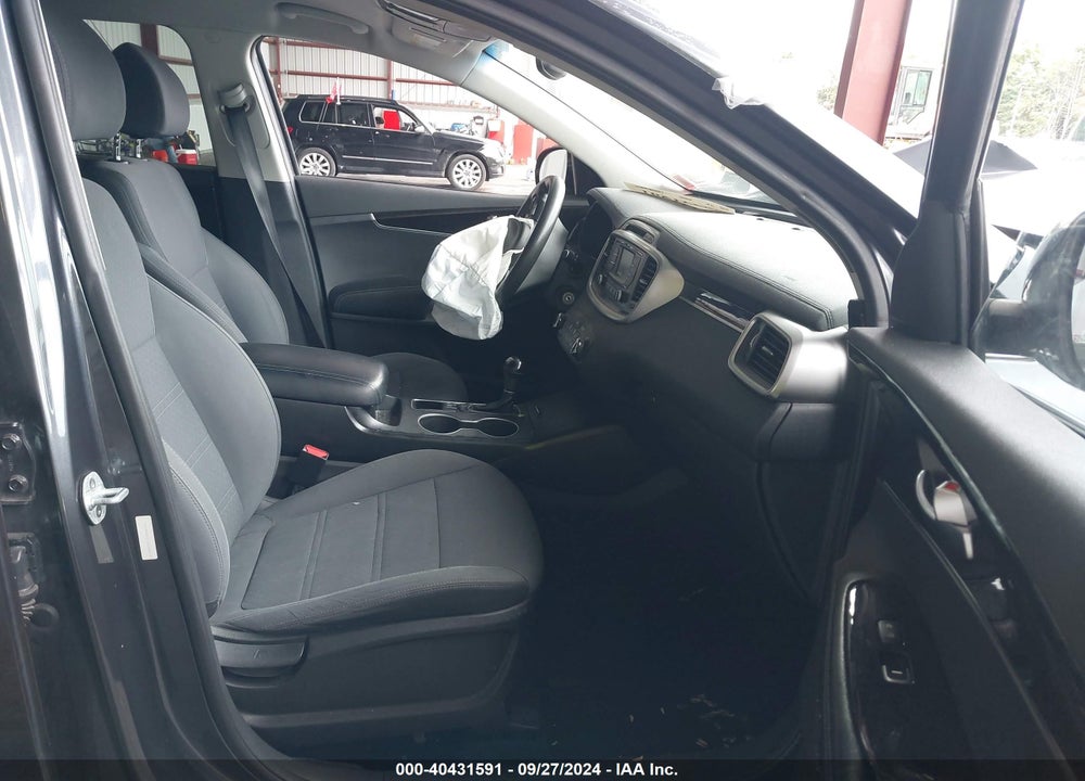2018 KIA SORENTO 3.3L LX VIN: 5XYPGDA57JG368019