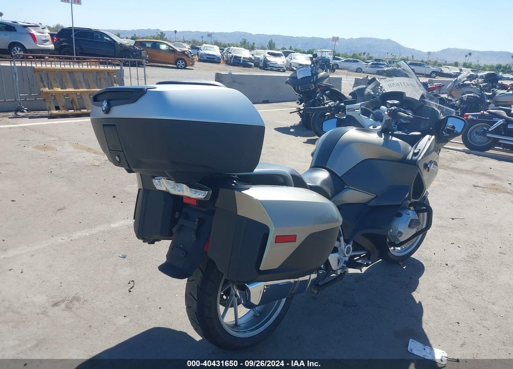 2015 BMW R1200 RT VIN: WB10A1304FZ192359