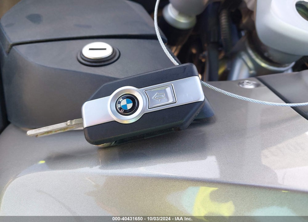 2015 BMW R1200 RT VIN: WB10A1304FZ192359