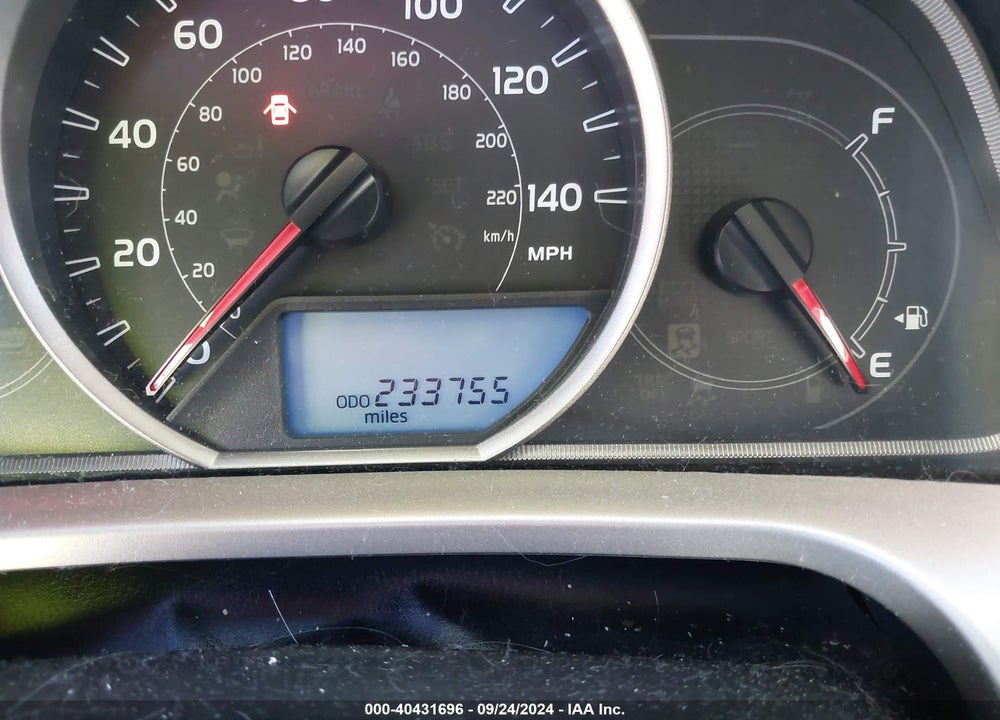 2013 TOYOTA RAV4 LE VIN: 2T3BFREV4DW023654