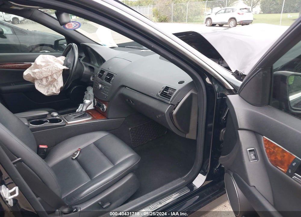 2011 MERCEDES-BENZ C 300 LUXURY 4MATIC/SPORT 4MATIC VIN: WDDGF8BBXBF653063
