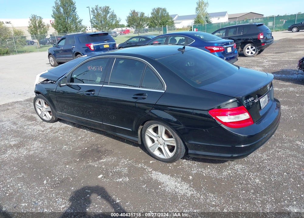 2011 MERCEDES-BENZ C 300 LUXURY 4MATIC/SPORT 4MATIC VIN: WDDGF8BBXBF653063