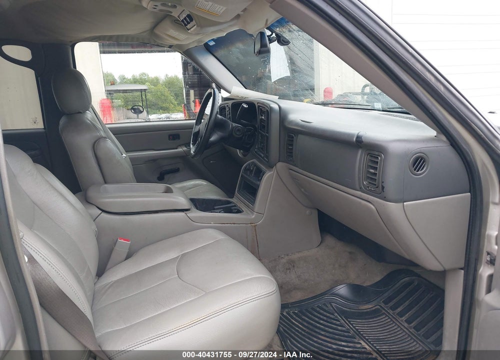 2005 CHEVROLET TAHOE LS VIN: 1GNEK13T05R108821