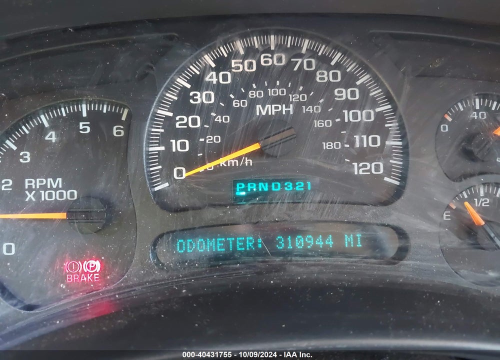 2005 CHEVROLET TAHOE LS VIN: 1GNEK13T05R108821