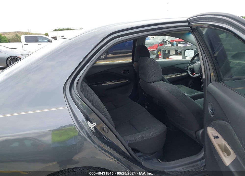 2010 TOYOTA YARIS VIN: JTDBT4K3XA1364890
