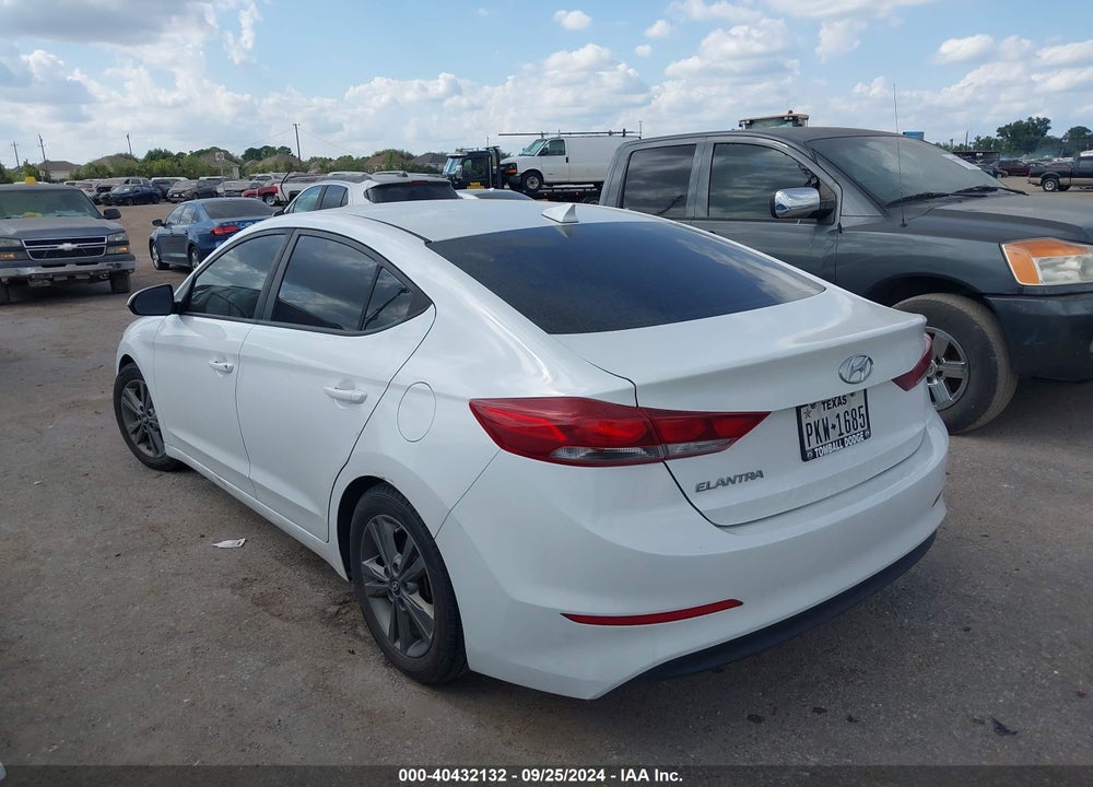 2018 HYUNDAI ELANTRA SEL VIN: 5NPD84LF0JH266396