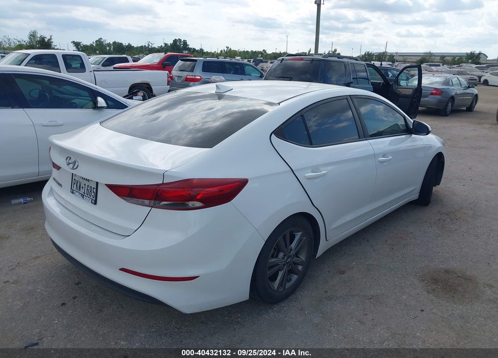 2018 HYUNDAI ELANTRA SEL VIN: 5NPD84LF0JH266396