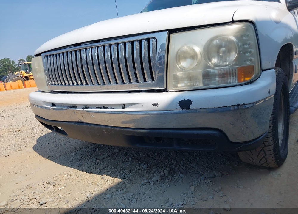 2003 CHEVROLET TAHOE LS VIN: 1GNEC13Z93J185605