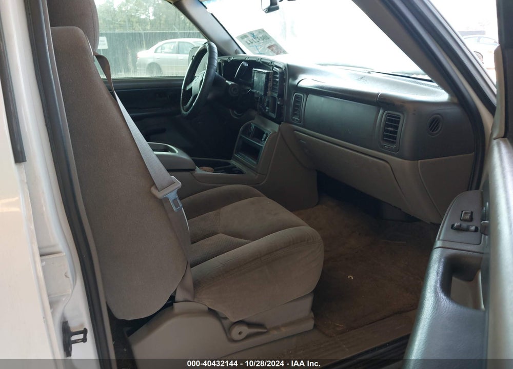 2003 CHEVROLET TAHOE LS VIN: 1GNEC13Z93J185605
