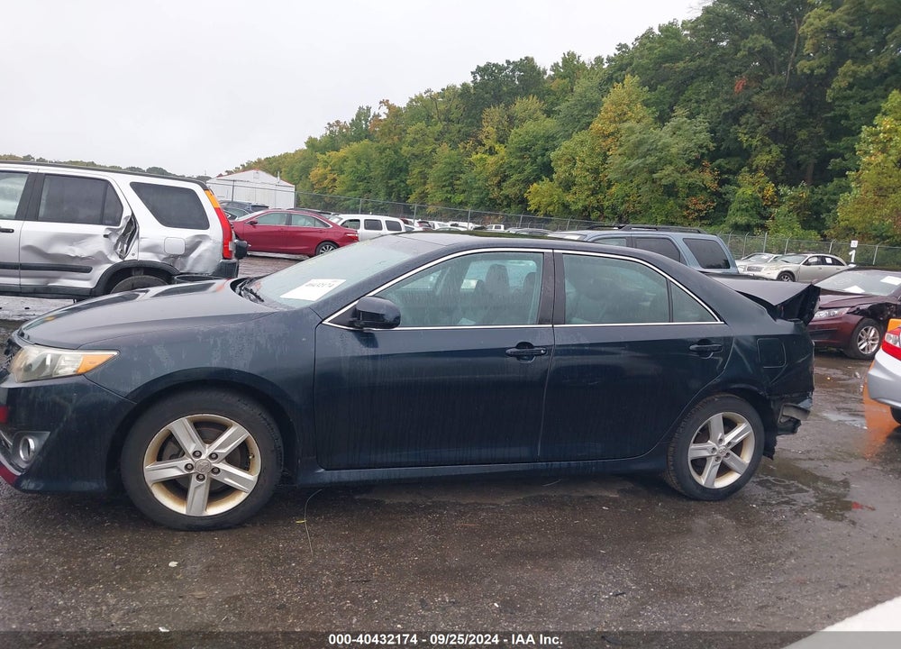 2013 TOYOTA CAMRY SE VIN: 4T1BF1FK2DU214469