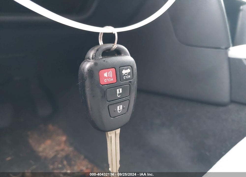 2013 TOYOTA CAMRY SE VIN: 4T1BF1FK2DU214469