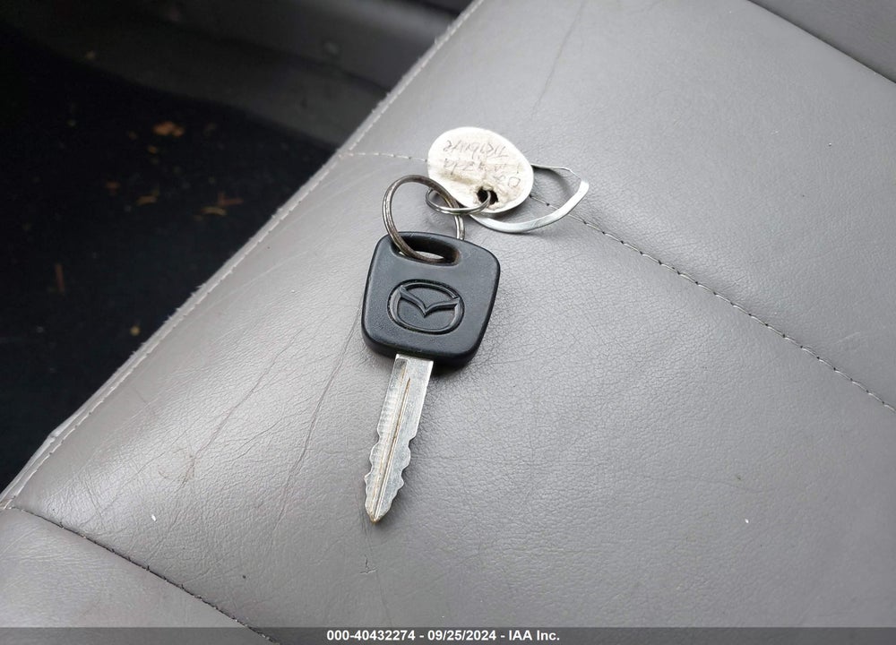 2002 MAZDA TRIBUTE ES V6/LX V6 VIN: 4F2YU08182KM26675