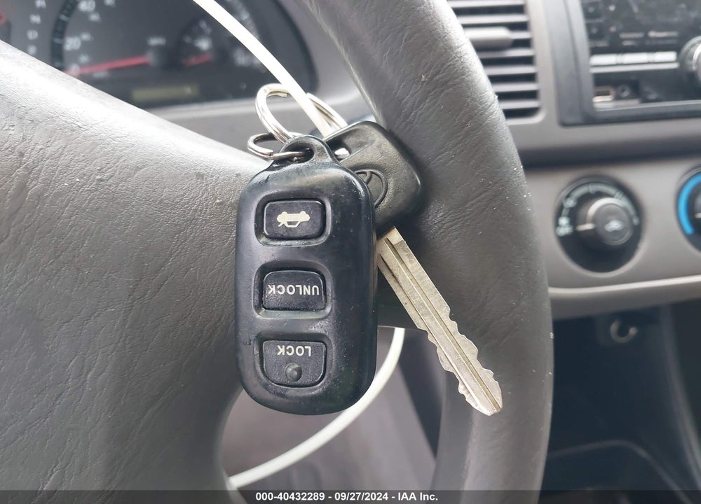 2004 TOYOTA CAMRY LE VIN: 4T1BE32K54U813080