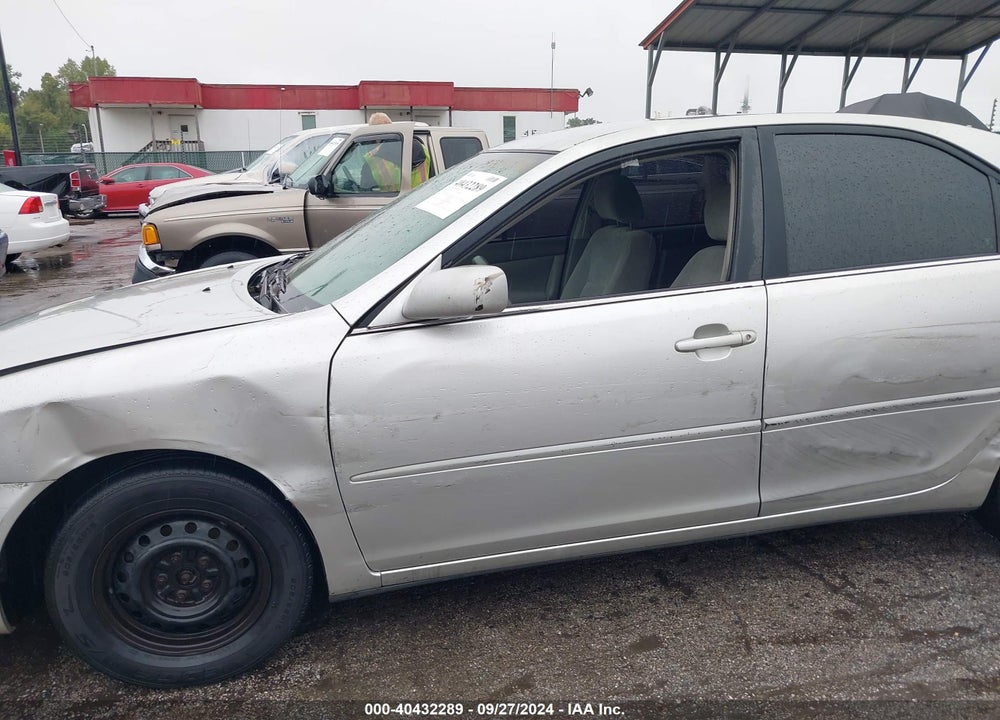 2004 TOYOTA CAMRY LE VIN: 4T1BE32K54U813080