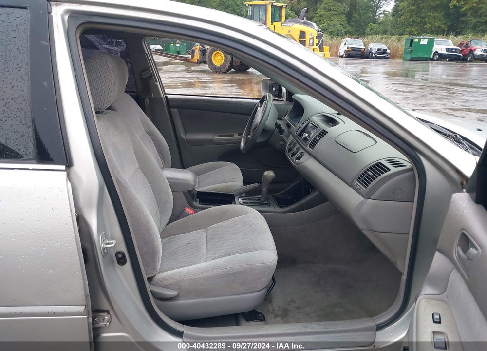 2004 TOYOTA CAMRY LE VIN: 4T1BE32K54U813080
