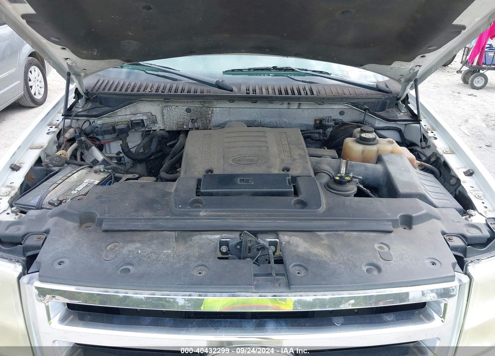 2007 FORD EXPEDITION XLT VIN: 1FMFU16527LA72023
