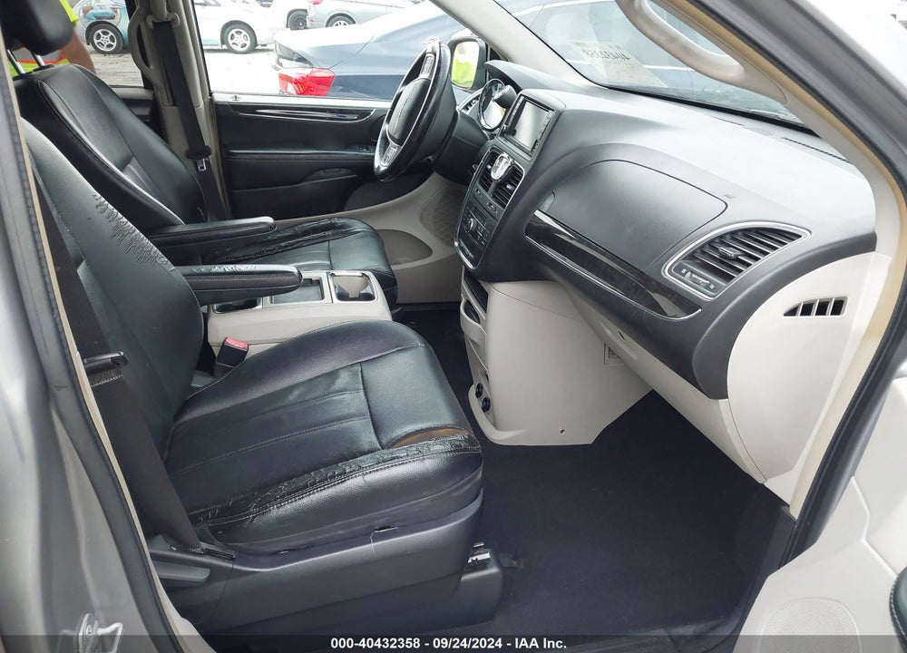 2014 CHRYSLER TOWN & COUNTRY TOURING VIN: 2C4RC1BG6ER382725