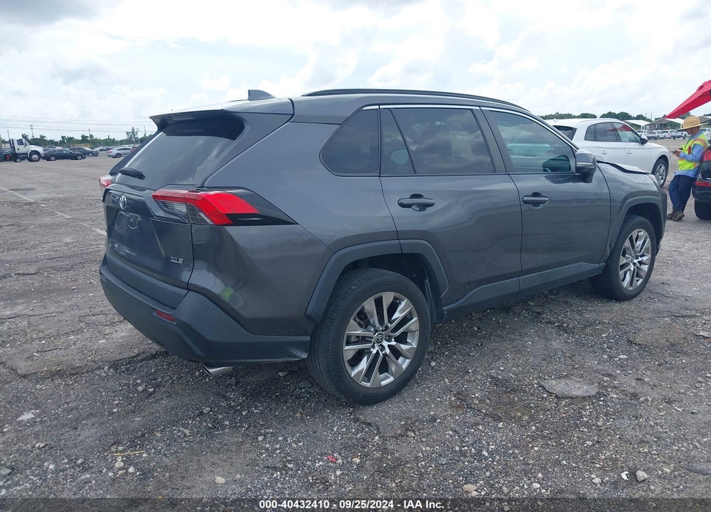 2021 TOYOTA RAV4 XLE PREMIUM VIN: 2T3C1RFV3MW154480