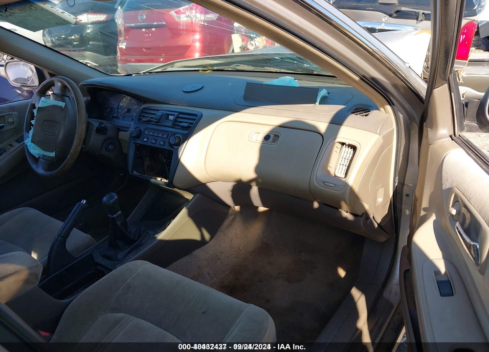 1999 HONDA ACCORD LX VIN: JHMCG5543XC009557