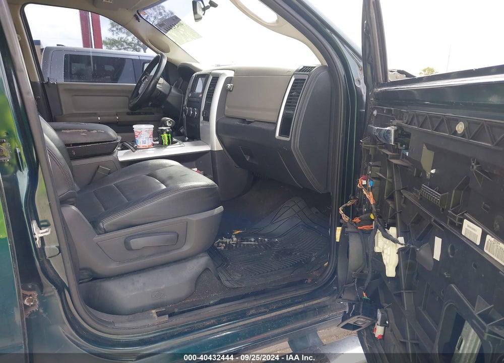 2011 RAM 1500 SLT VIN: 1D7RV1GT7BS552302