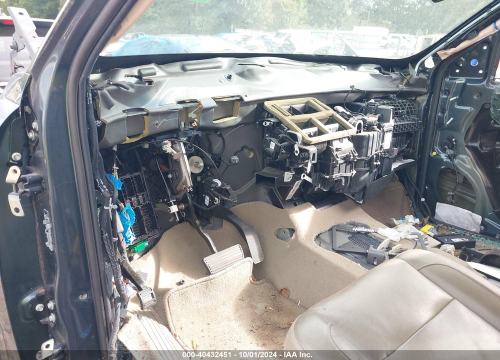 2019 CHEVROLET SUBURBAN LT VIN: 1GNSCHKC2KR254580