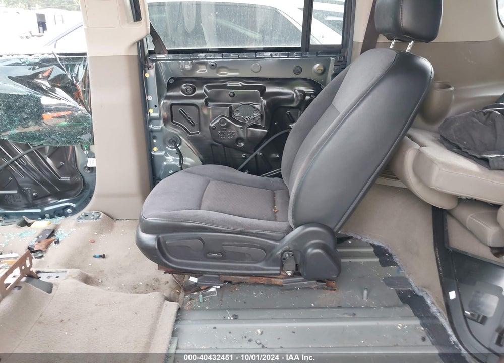 2019 CHEVROLET SUBURBAN LT VIN: 1GNSCHKC2KR254580